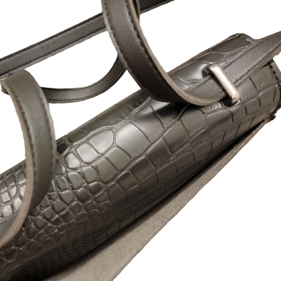 Claudia Canova Y2K Black Crocodile Print Bag with Adjustable Straps - Picture 9 of 9